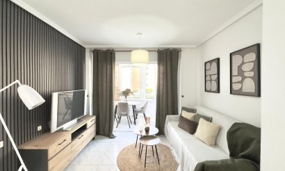 Resale - Apartment / flat - Torrevieja - Nueva Torrevieja - Aguas Nuevas