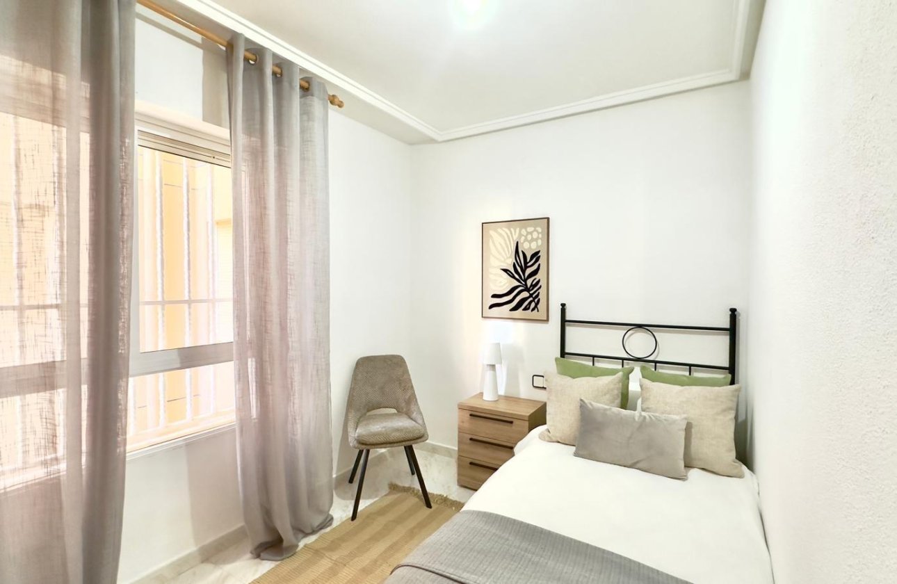 Resale - Apartment / flat - Torrevieja - Nueva Torrevieja - Aguas Nuevas