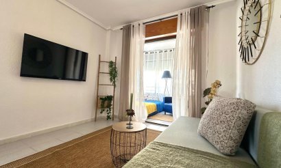 Resale - Apartment / flat - Torrevieja - El Chaparral