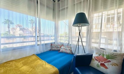 Resale - Apartment / flat - Torrevieja - El Chaparral