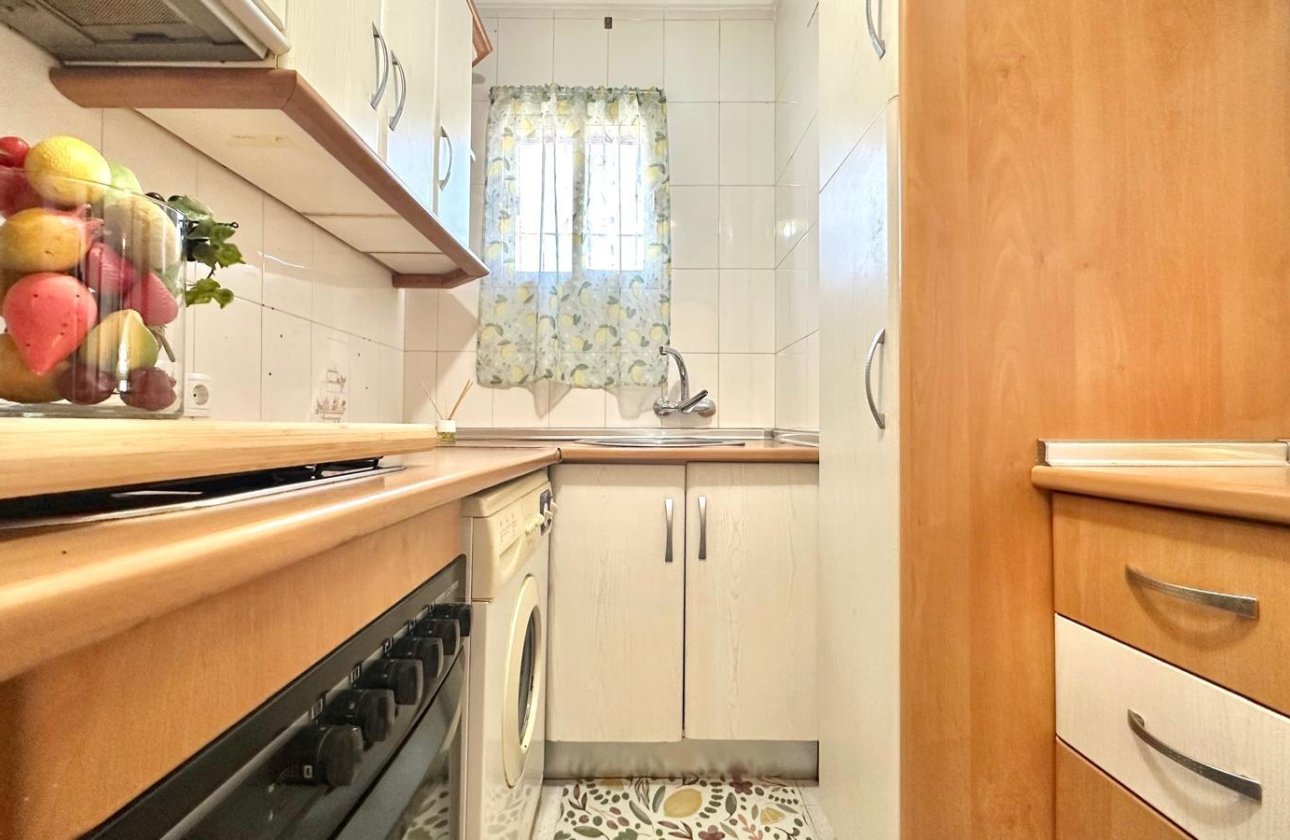 Resale - Apartment / flat - Torrevieja - El Chaparral