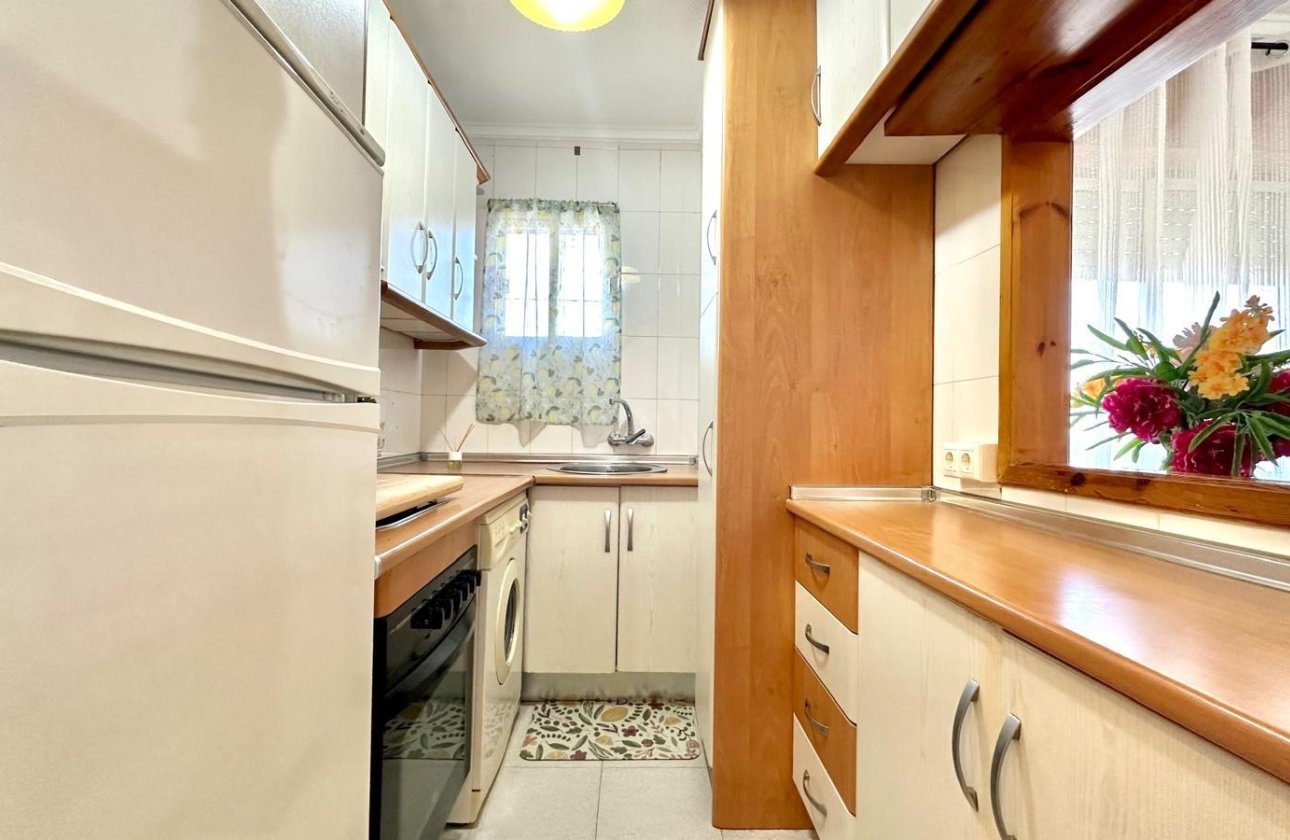 Resale - Apartment / flat - Torrevieja - El Chaparral