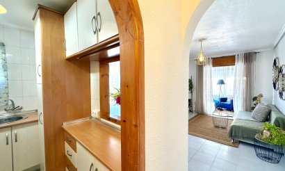 Resale - Apartment / flat - Torrevieja - El Chaparral