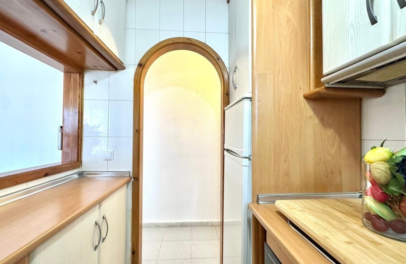 Resale - Apartment / flat - Torrevieja - El Chaparral