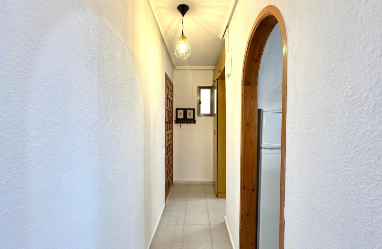 Resale - Apartment / flat - Torrevieja - El Chaparral