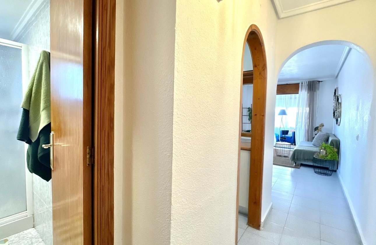 Resale - Apartment / flat - Torrevieja - El Chaparral