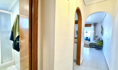 Resale - Apartment / flat - Torrevieja - El Chaparral