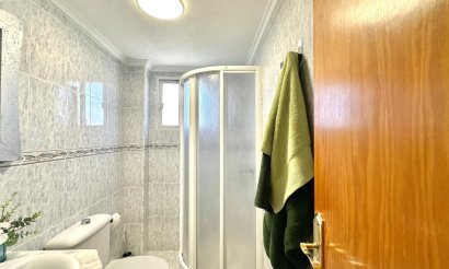 Resale - Apartment / flat - Torrevieja - El Chaparral