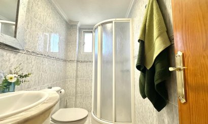 Resale - Apartment / flat - Torrevieja - El Chaparral