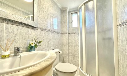 Resale - Apartment / flat - Torrevieja - El Chaparral