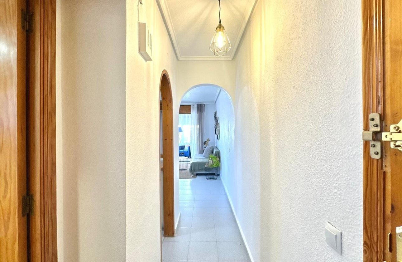 Resale - Apartment / flat - Torrevieja - El Chaparral