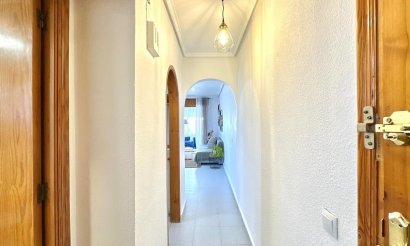 Resale - Apartment / flat - Torrevieja - El Chaparral