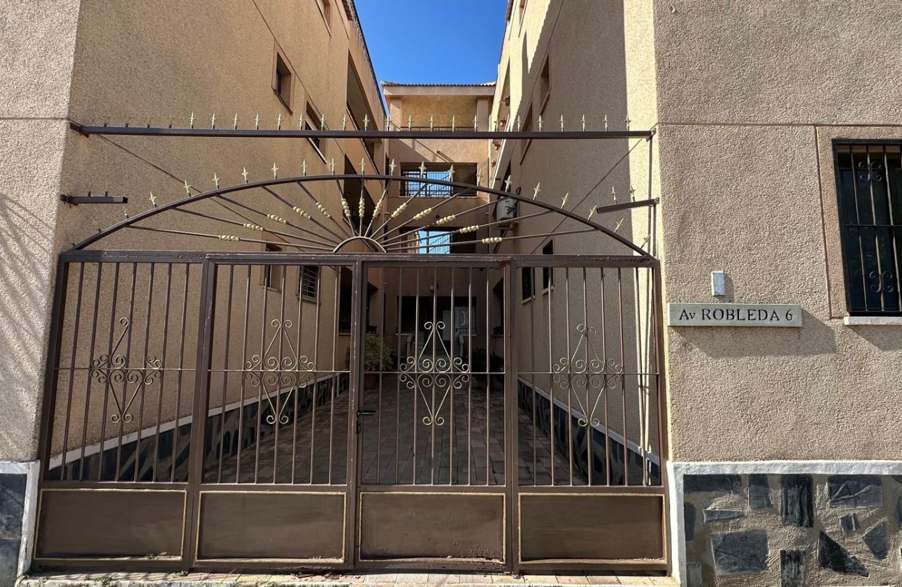 Resale - Apartment / flat - Torrevieja - El Chaparral