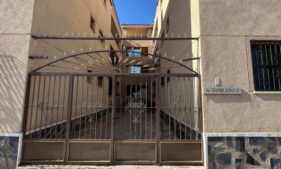 Resale - Apartment / flat - Torrevieja - El Chaparral