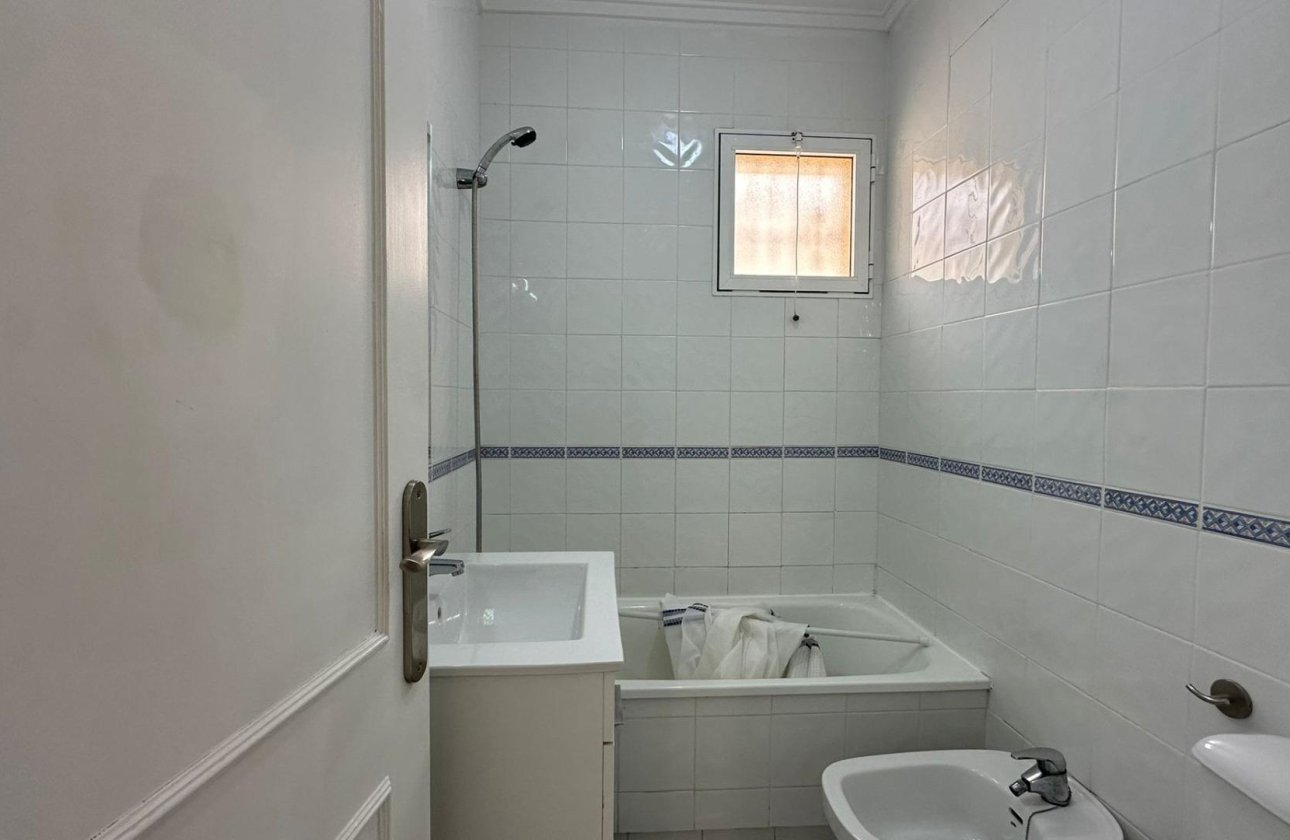 Resale - Bungalow - Orihuela Costa - La Florida