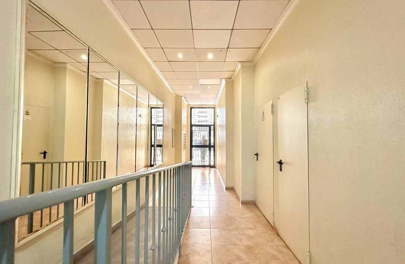 Resale - Apartment / flat - Torrevieja - Centro