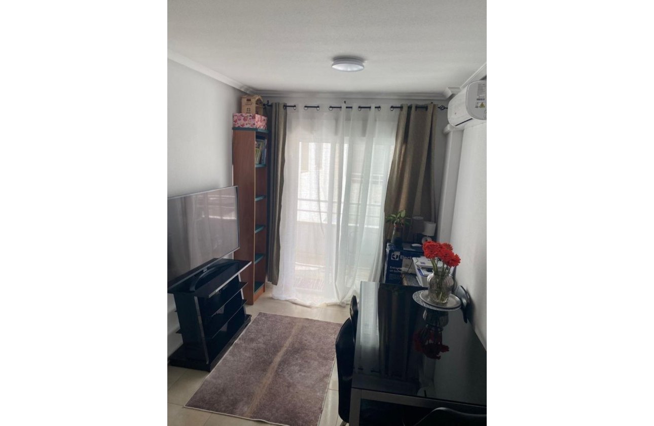 Resale - Apartment / flat - Torrevieja - Centro