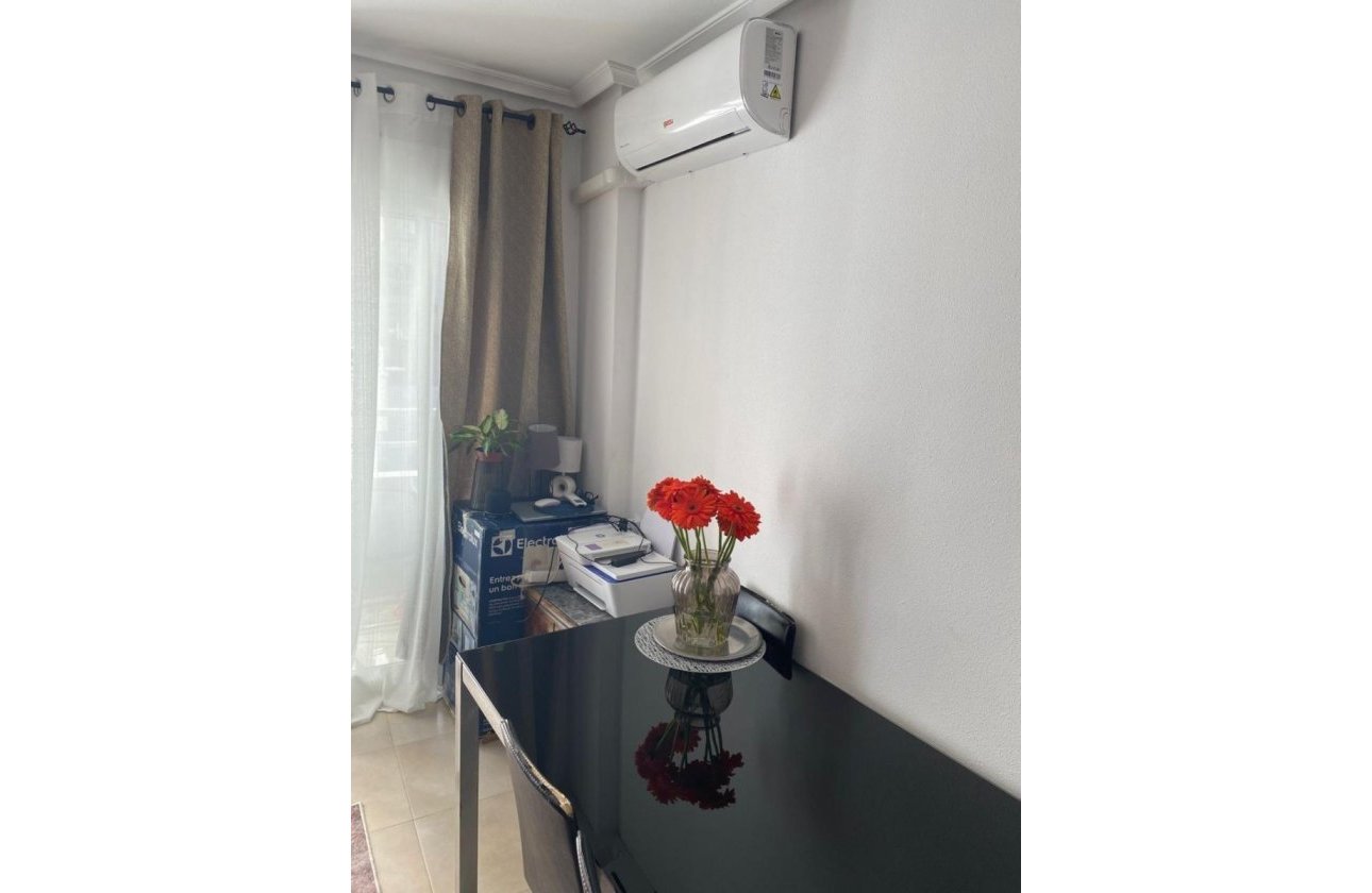 Resale - Apartment / flat - Torrevieja - Centro