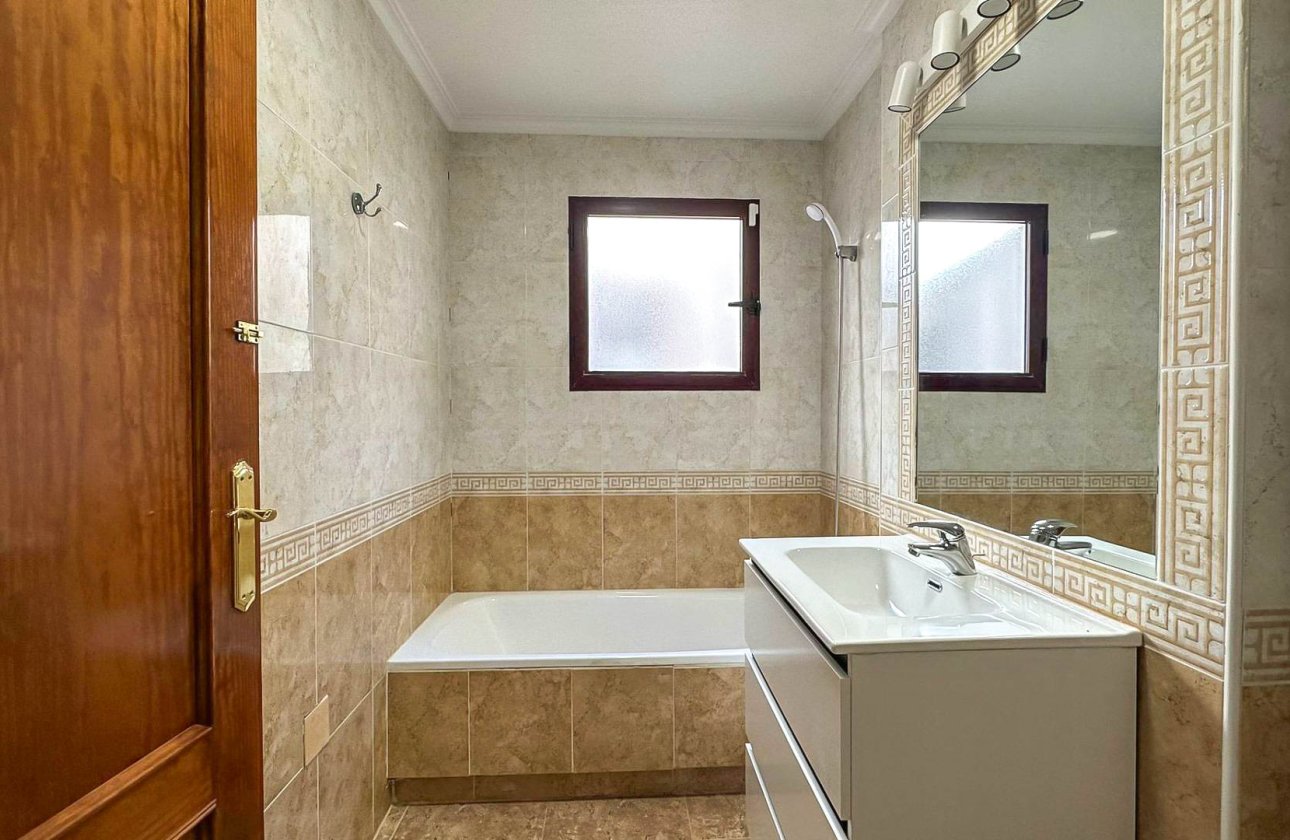 Resale - Apartment / flat - Orihuela Costa - Campoamor