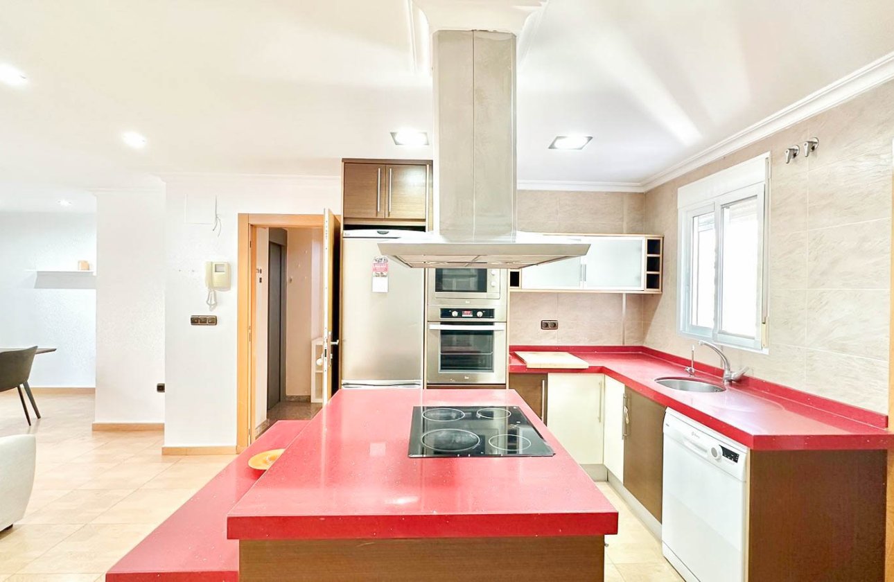 Resale - Apartment / flat - Torrevieja - Centro