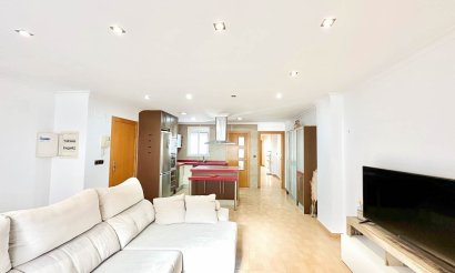 Resale - Apartment / flat - Torrevieja - Centro