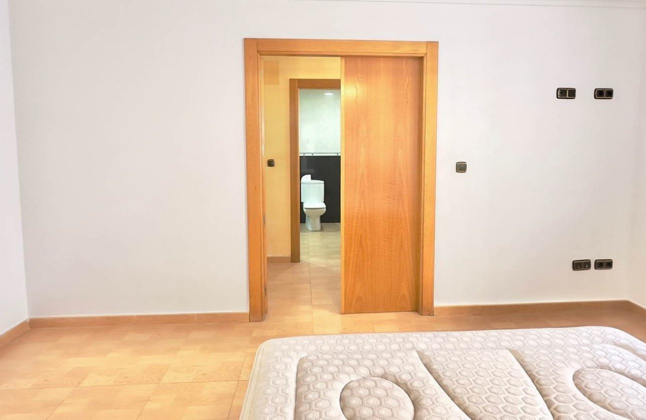 Resale - Apartment / flat - Torrevieja - Centro