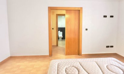 Resale - Apartment / flat - Torrevieja - Centro