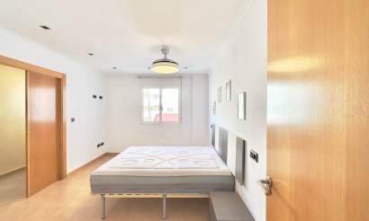 Resale - Apartment / flat - Torrevieja - Centro