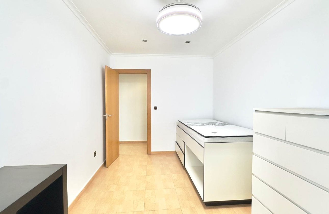 Resale - Apartment / flat - Torrevieja - Centro