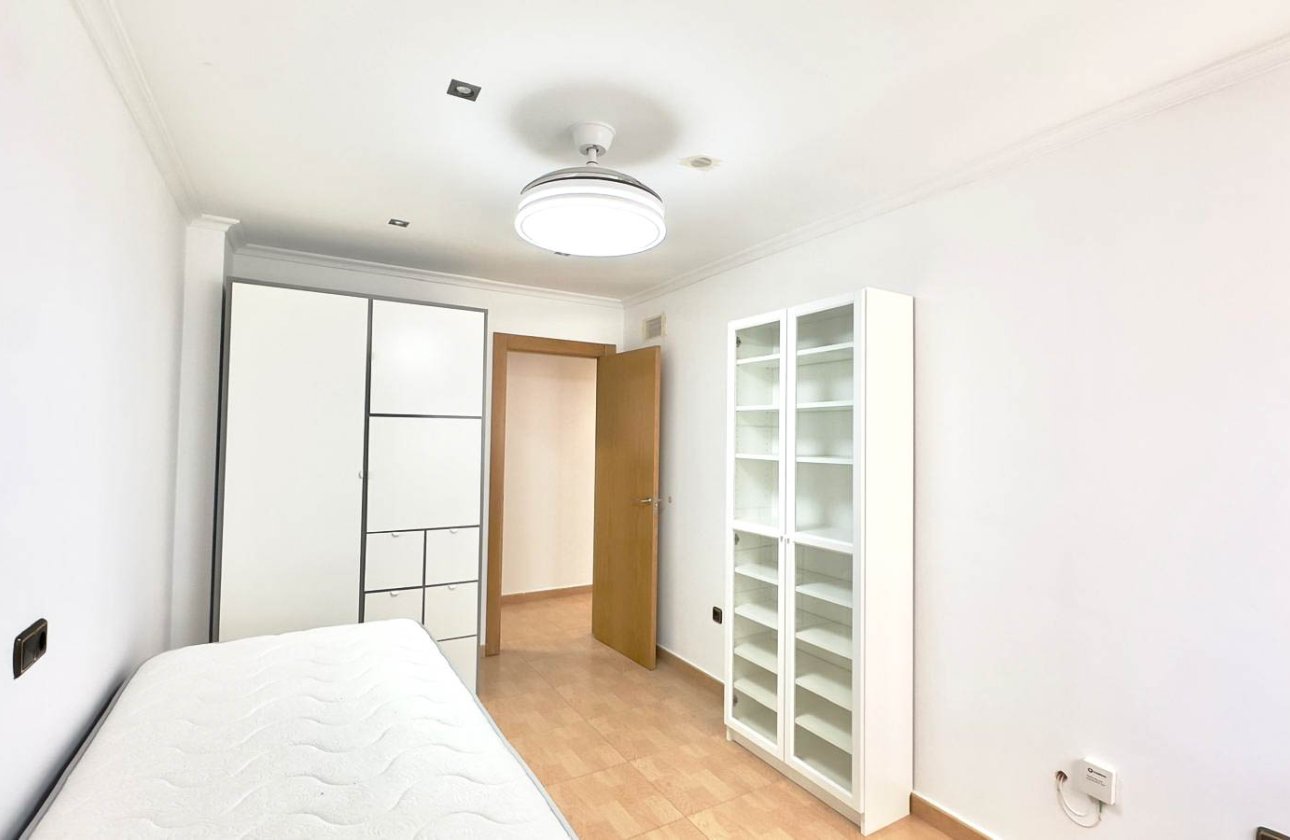 Resale - Apartment / flat - Torrevieja - Centro