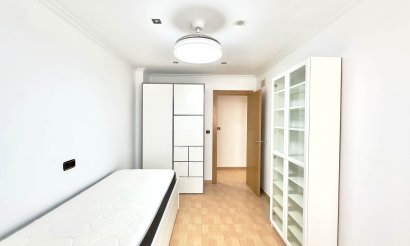 Resale - Apartment / flat - Torrevieja - Centro