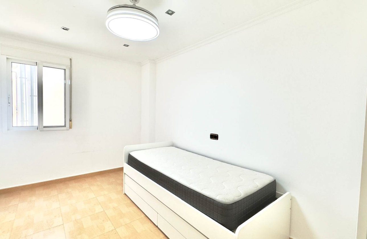 Resale - Apartment / flat - Torrevieja - Centro