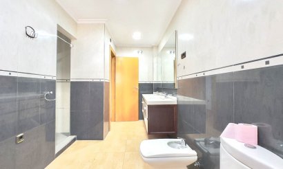 Resale - Apartment / flat - Torrevieja - Centro