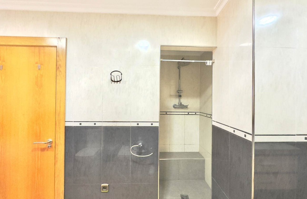 Resale - Apartment / flat - Torrevieja - Centro