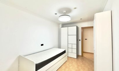 Resale - Apartment / flat - Torrevieja - Centro