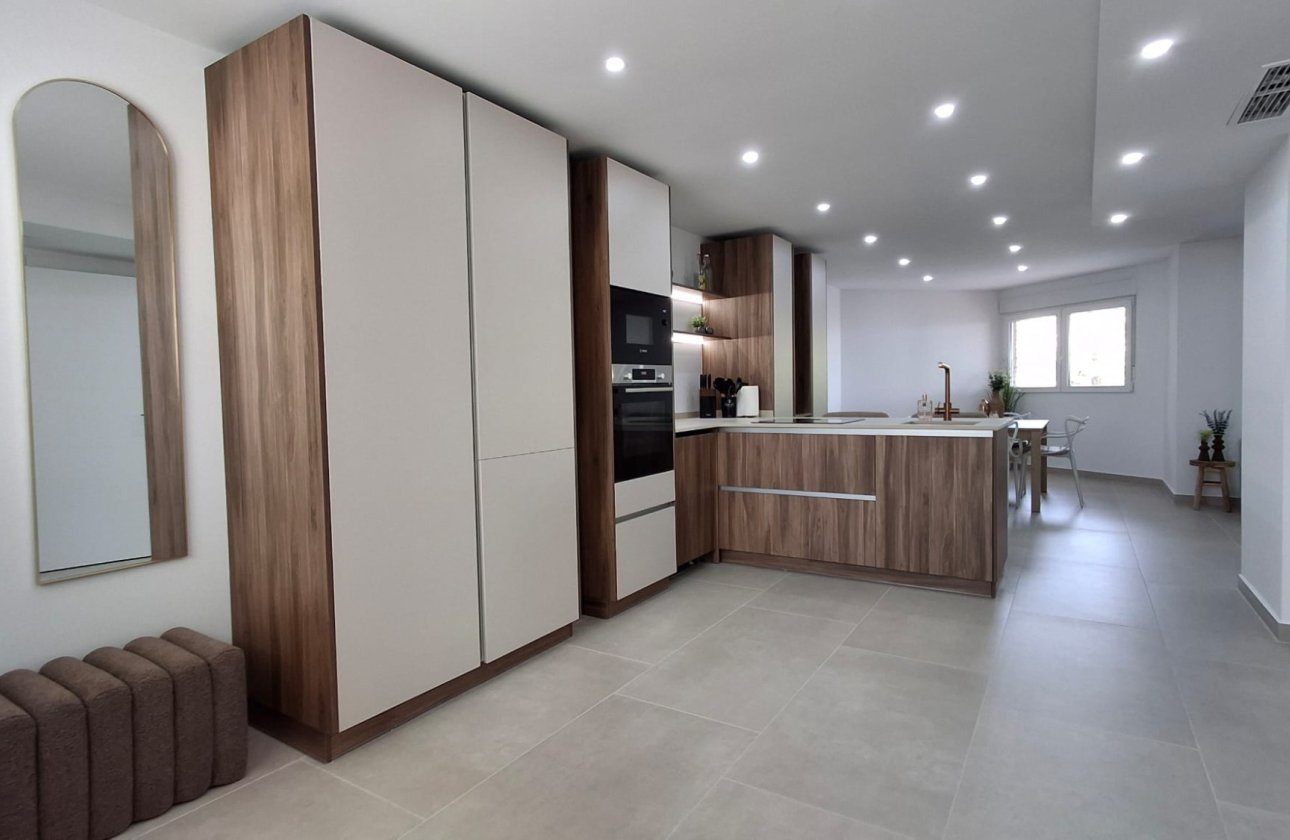 Resale - Apartment / flat - Torrevieja - Playa Acequion