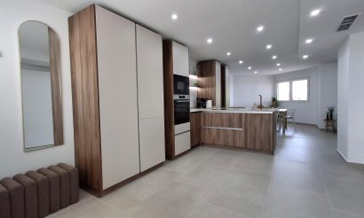 Resale - Apartment / flat - Torrevieja - Playa Acequion