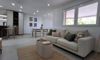 Resale - Apartment / flat - Torrevieja - Playa Acequion