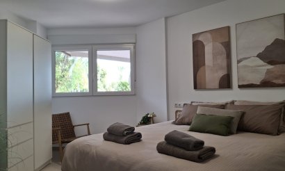 Resale - Apartment / flat - Torrevieja - Playa Acequion