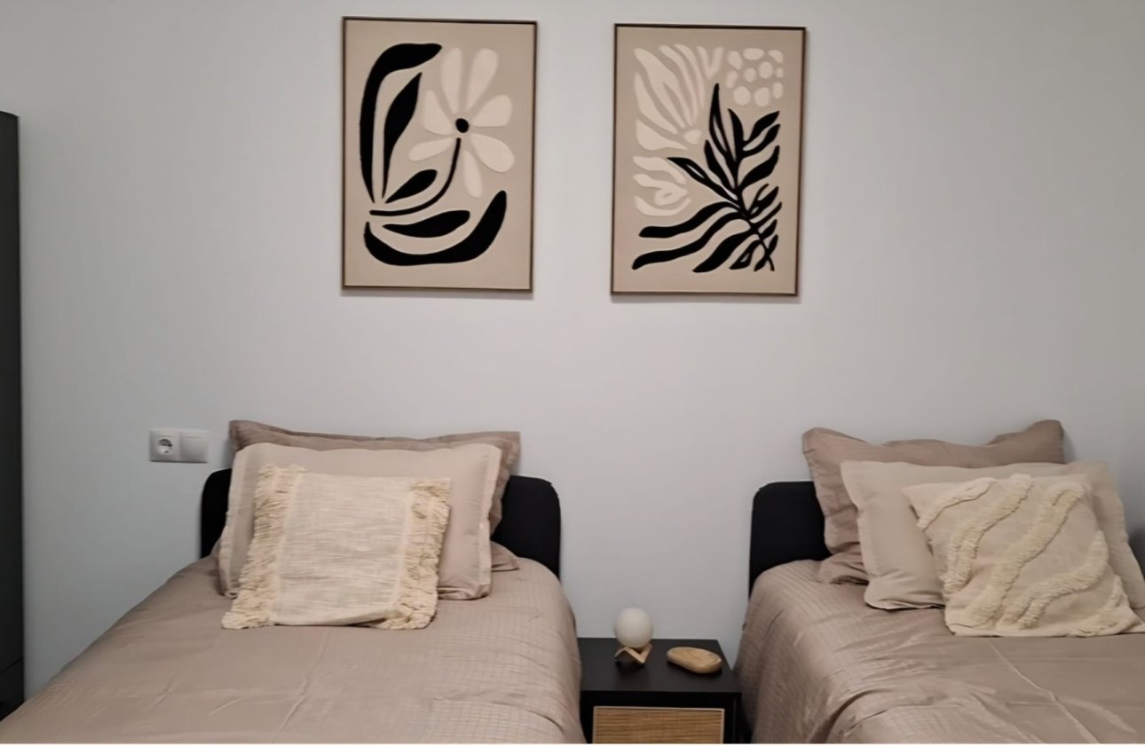 Resale - Apartment / flat - Torrevieja - Playa Acequion