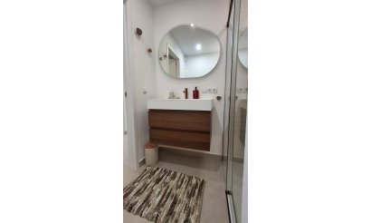 Resale - Apartment / flat - Torrevieja - Playa Acequion