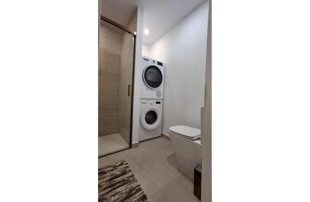 Resale - Apartment / flat - Torrevieja - Playa Acequion