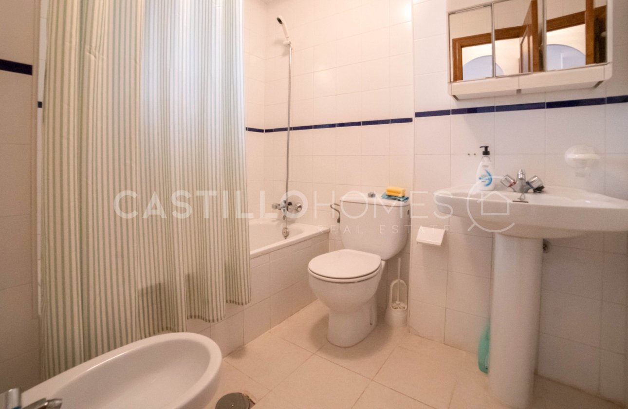 Resale - Apartment / flat - Torrevieja - El Acequión - Los Náufragos