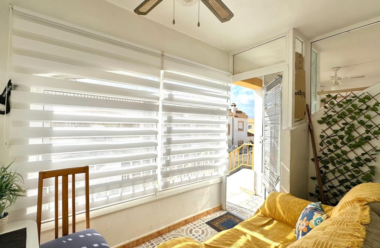 Resale - Bungalow - Torrevieja - La Siesta - El Salado -  Torreta