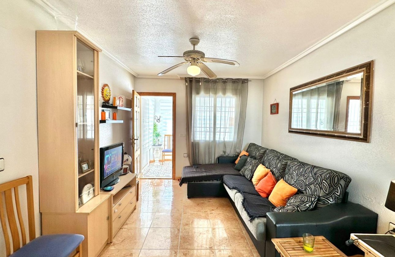 Resale - Bungalow - Torrevieja - La Siesta - El Salado -  Torreta