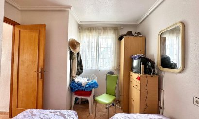 Resale - Bungalow - Torrevieja - La Siesta - El Salado -  Torreta