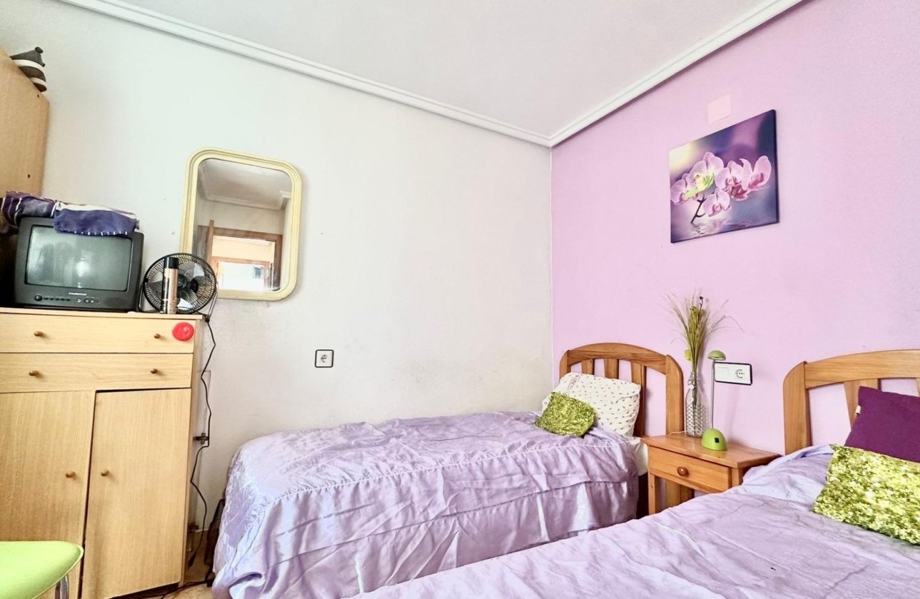 Resale - Bungalow - Torrevieja - La Siesta - El Salado -  Torreta