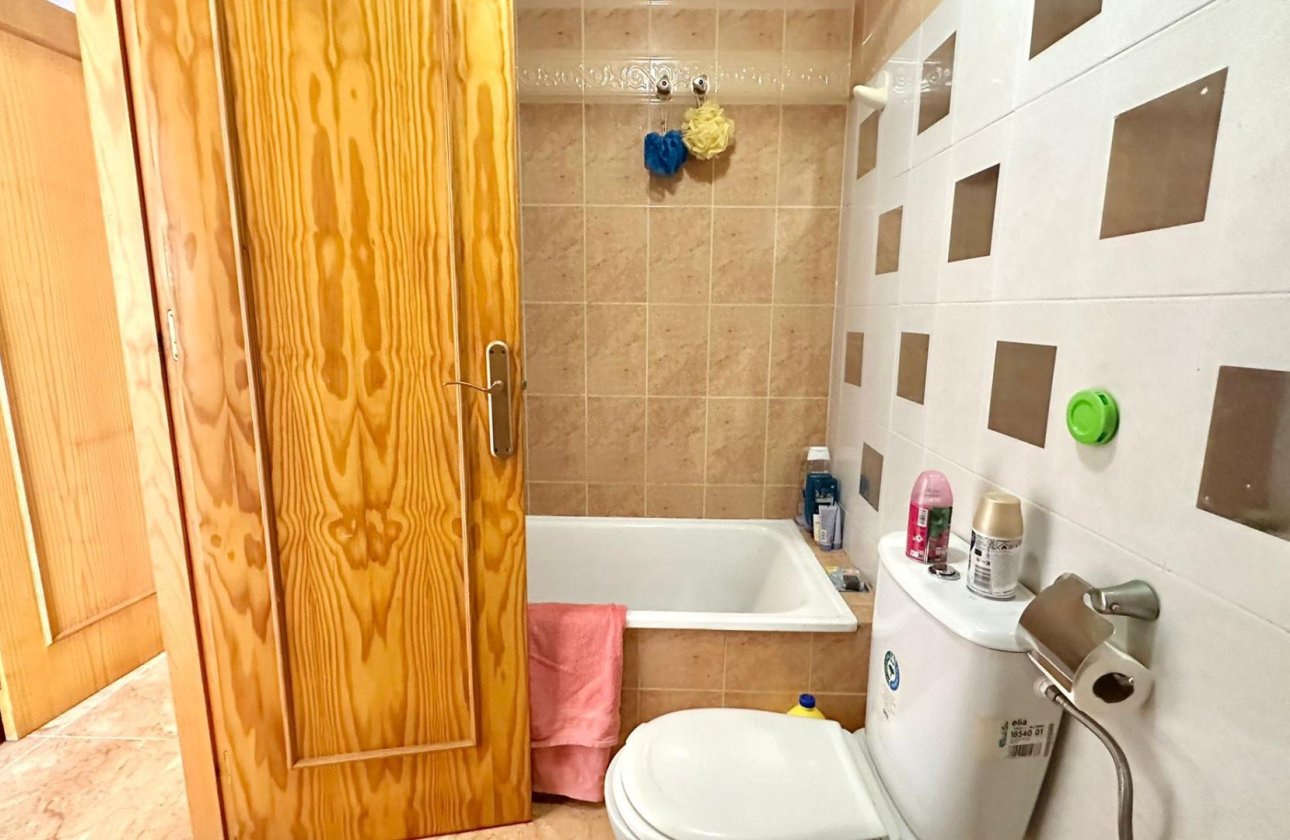 Resale - Bungalow - Torrevieja - La Siesta - El Salado -  Torreta