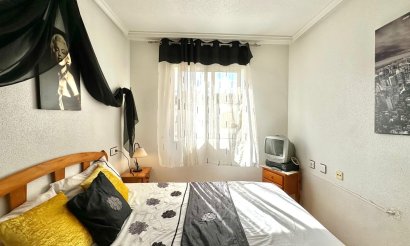 Resale - Bungalow - Torrevieja - La Siesta - El Salado -  Torreta