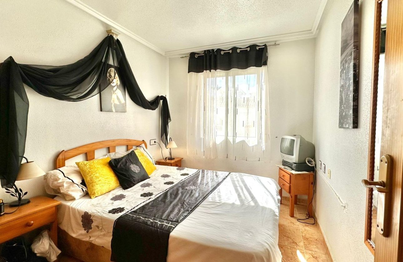 Resale - Bungalow - Torrevieja - La Siesta - El Salado -  Torreta